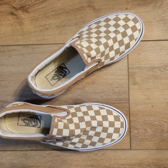 Vans Checkered Slip-On Sneakers Size Mens 6 Womens 7.5 - Picture 1 of 5